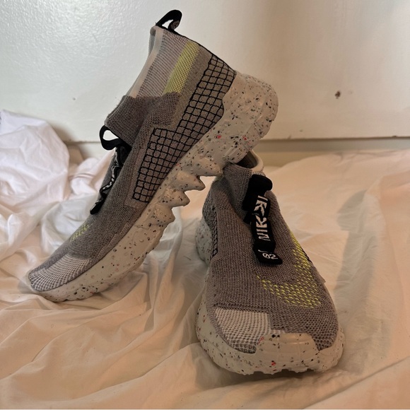 Nike Grey Sneakers - Picture 11 of 13